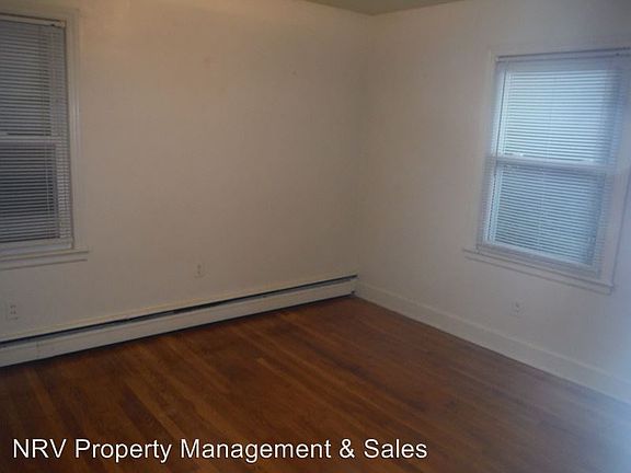 4th image of 1017 Montgomery St APT B