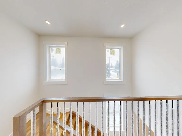2202 35th St SW — Photo 22