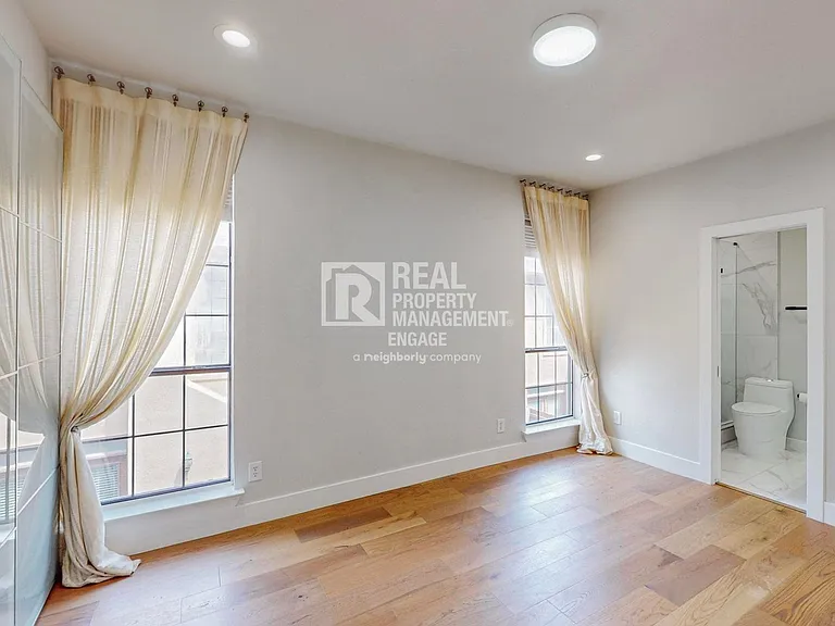 4307 Gilbert Ave #306 — Photo 18