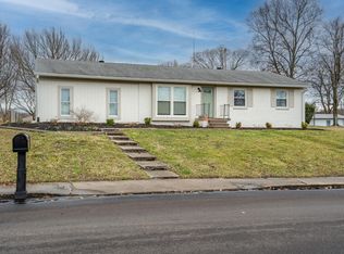 925 Maxville Rd, Boonville, IN 47601