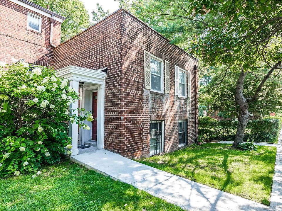1st image of 147-15 Village Rd #31D