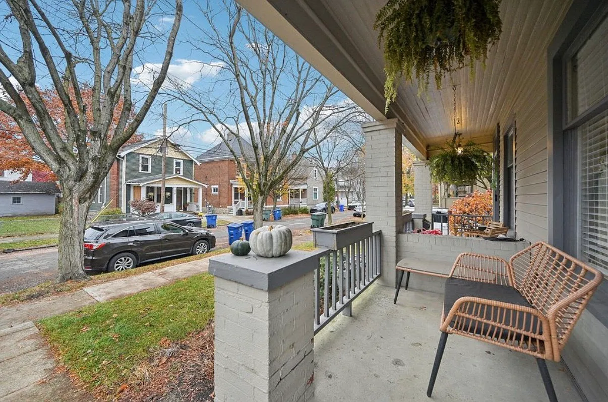 2 bed, 1340 sqft, $2,300 — Photo 3
