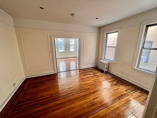 3rd image of 4722 41st St APT 1F