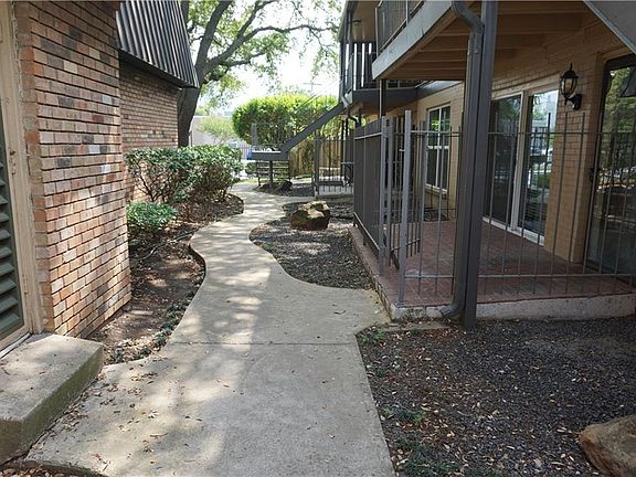 2nd image of 5234 Fleetwood Oaks Ave APT 118