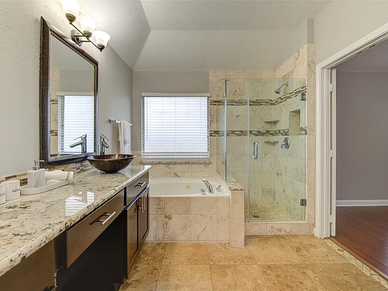 14802 Newton Falls Ln — Photo 17