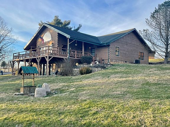 5th image of 270 Crystal Dr