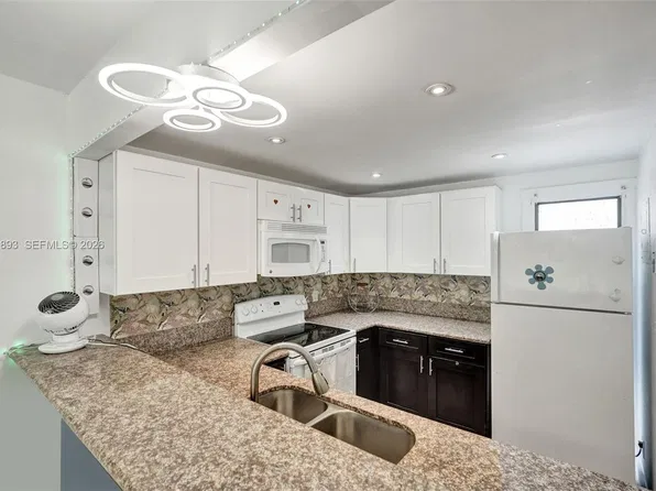 20400 W Country Club Dr APT 204, Aventura, FL 33180
