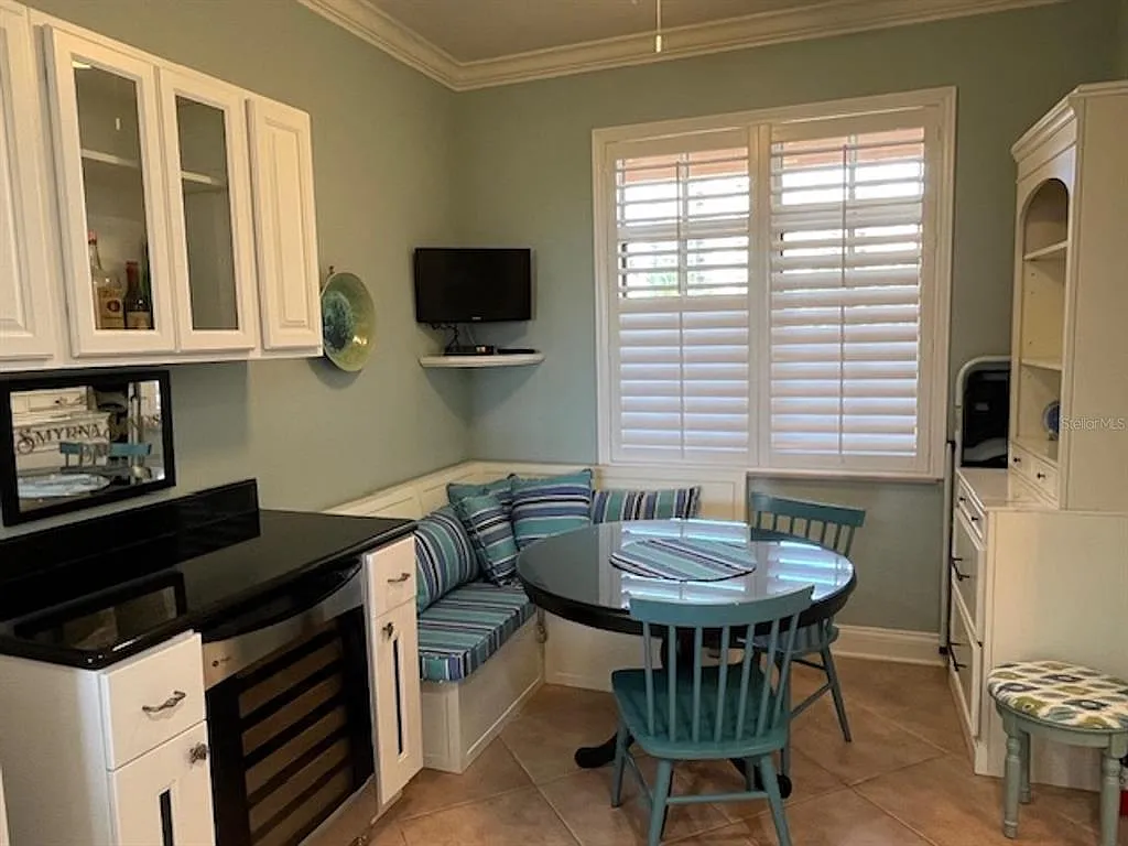 2 bed, 2.0 bath, 1450 sqft, $4,675 — Photo 4