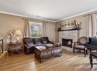 496 Windemere Rd, Newport News, VA 23602