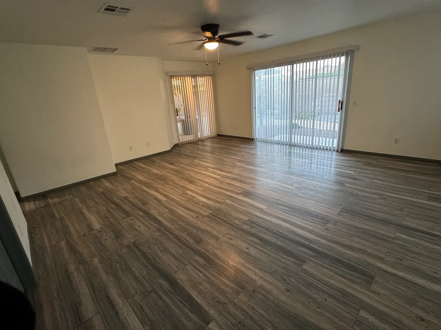 4 bed, 2400 sqft, $3,700 — Photo 4