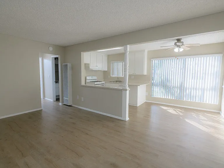 Strada Apartments — Photo 22