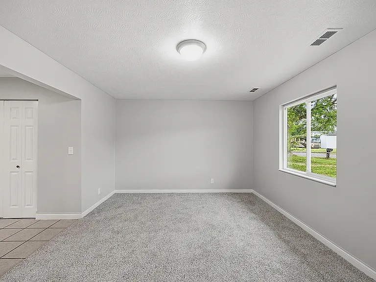 2903 Roslyn Dr — Photo 10