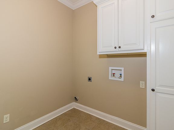 4th image of 106 La Villa Cir