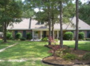 23 Robert E Lee Rd, Hattiesburg, MS 39401