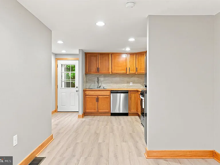 705 Forrest Ave — Photo 13