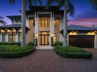 286 3rd Ave N, Naples, FL 34102