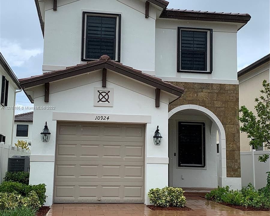 1st image of 10924 W 35th Ln #10924