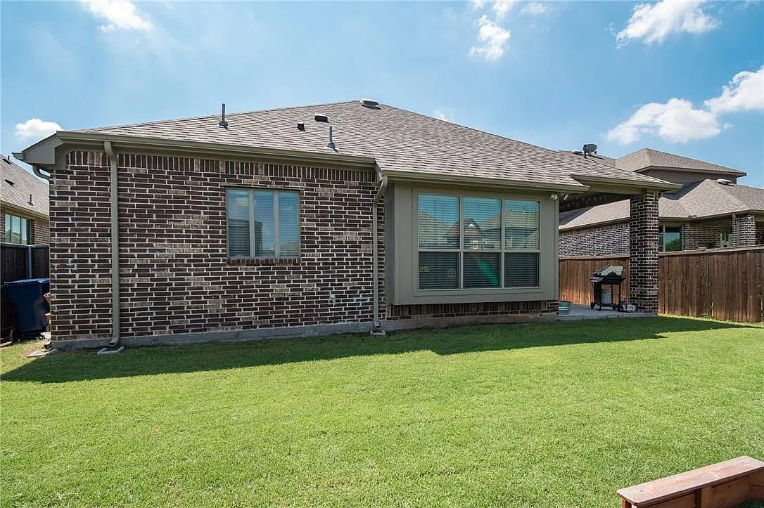 4 bed, 2188 sqft, $2,250 — Photo 4