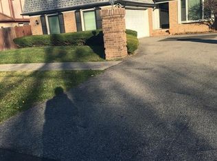 27450 Eldorado Pl, Lathrup Village, MI 48076