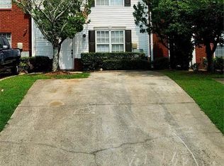 2316 Strathmoor Manor Dr, Lithonia, GA 30058