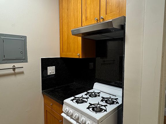 4th image of 2339 California St #11