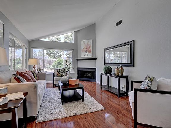 4th image of 879 Furlong Dr