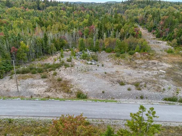 18 Leighfield Dr, Quispamsis, NB E2S 0E4