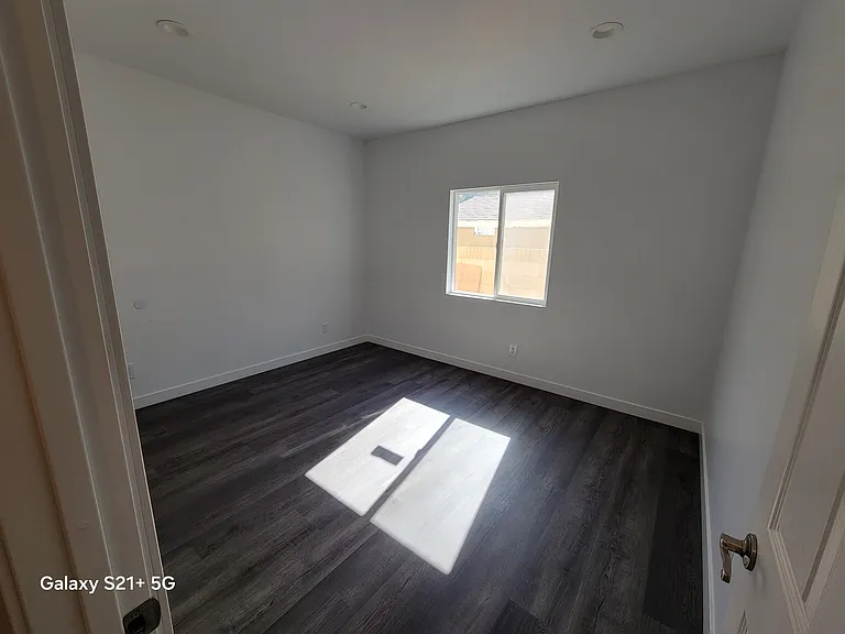 2518 E Avenue J2 — Photo 7
