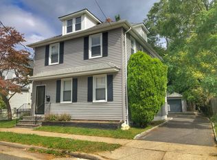4 Walnut St, Greenvale, NY 11548