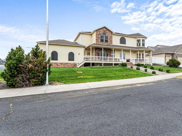 304 S 92nd Ave, Yakima, WA 98908