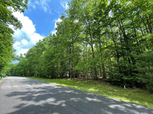 104 Saddlebrook Ln, Daniels, WV 25832