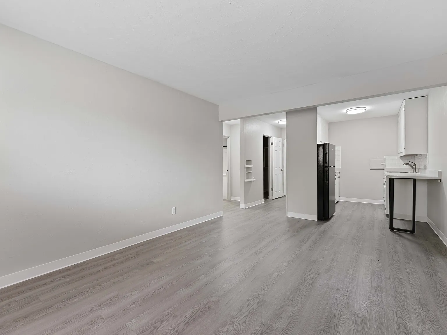 Nevada Villa Apartments — Photo 2
