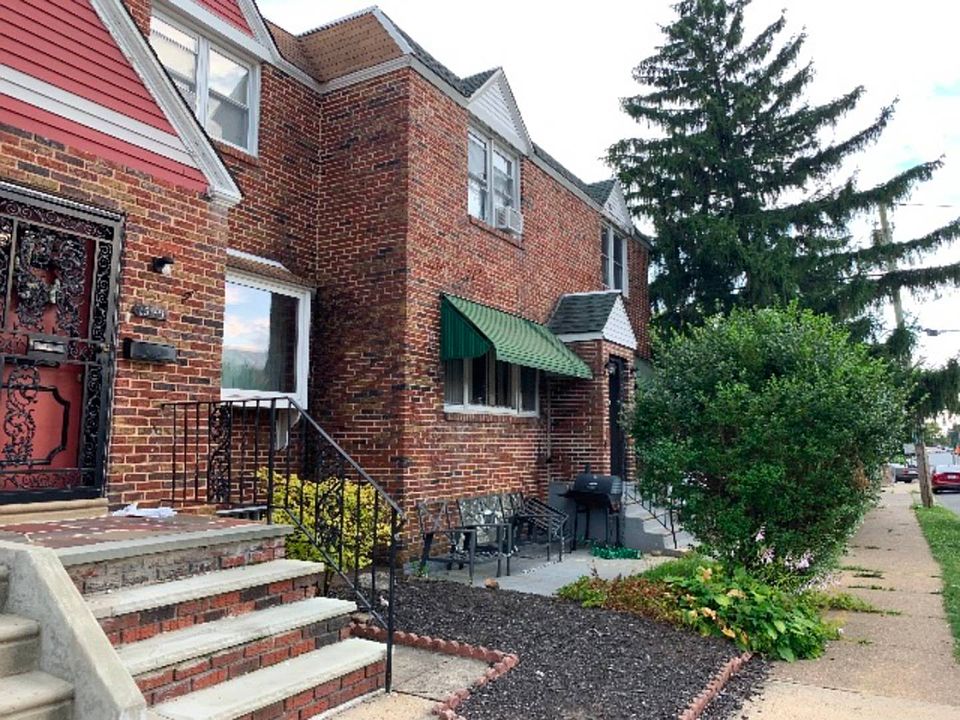 2nd image of 1542 E Upsal St