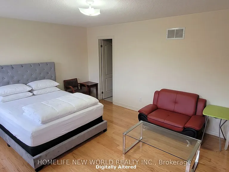 118 Gemini Cres — Photo 12