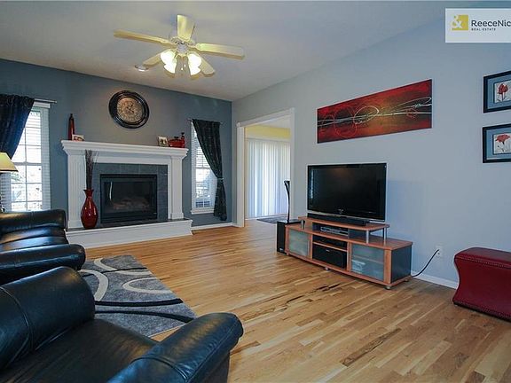 2nd image of 2003 NE Summerfield Ln
