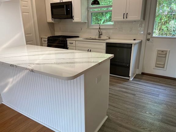 4th image of 1901 Maymeadow Ln