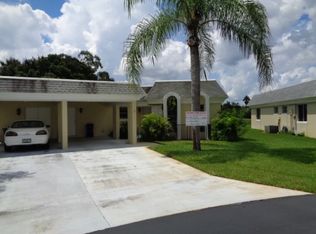 7 Regency Ct, Lehigh Acres, FL 33936