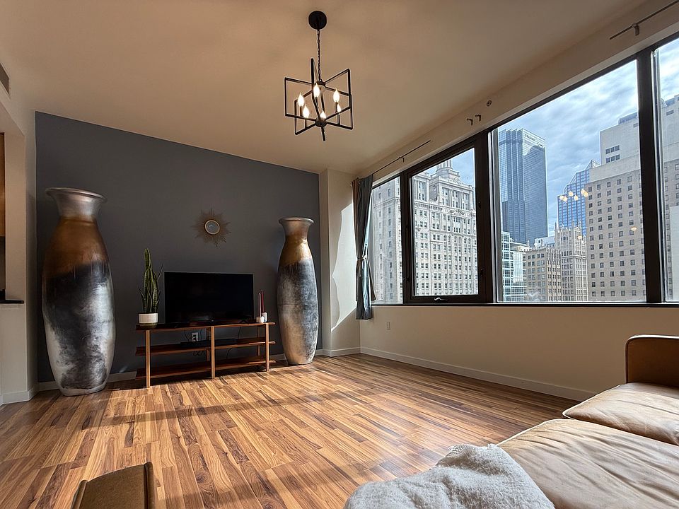 1st image of 1200 Main St APT 912