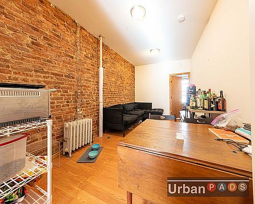 2nd image of 689 Sackett St APT 2
