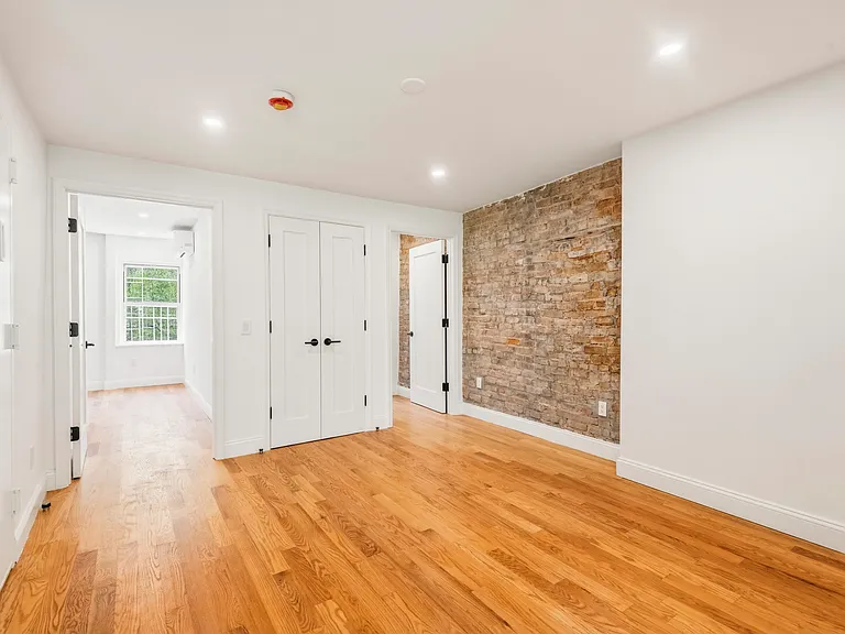 307 S 4th St #3 — Photo 3