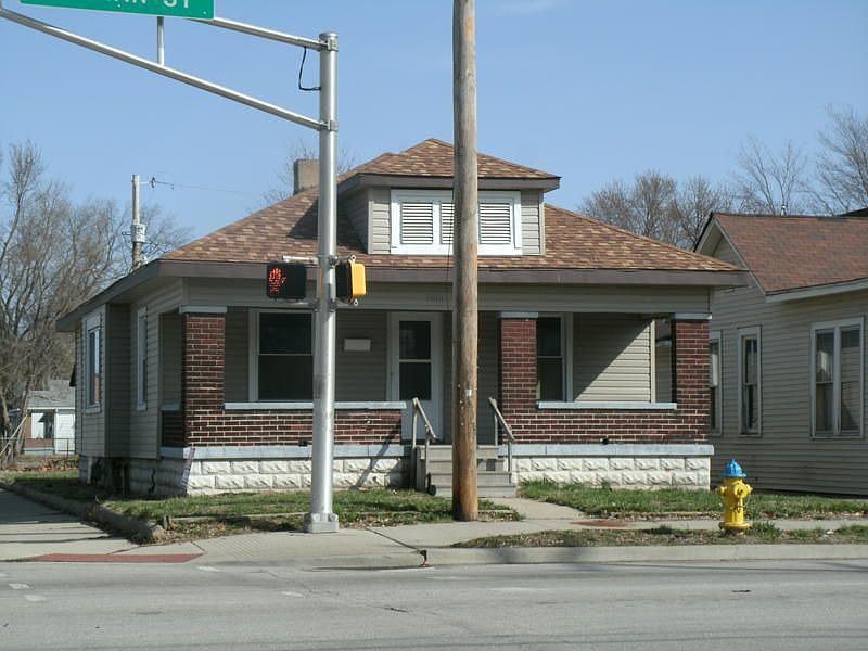 1st image of 1900 Hulman St