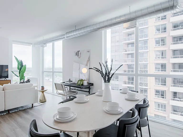 5249 Dundas St W — Photo 21