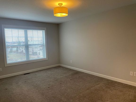 5th image of 544 Tiffany Ln
