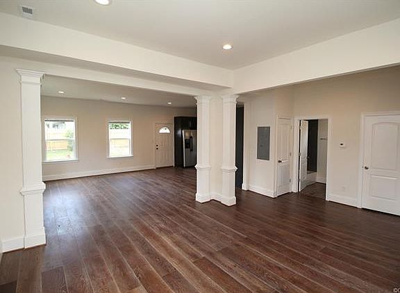 2nd image of 1610 Sewell St