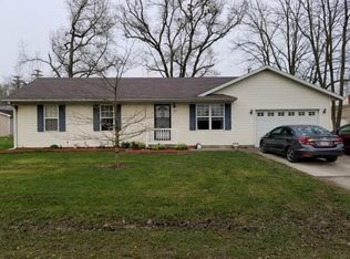 211 S Bond St, Altamont, IL 62411