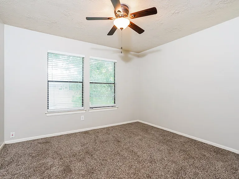 7715 Springville Dr — Photo 15