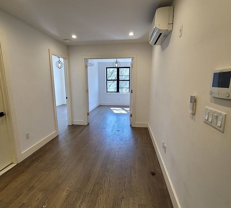 1st image of 824 Saint Johns Pl #B4