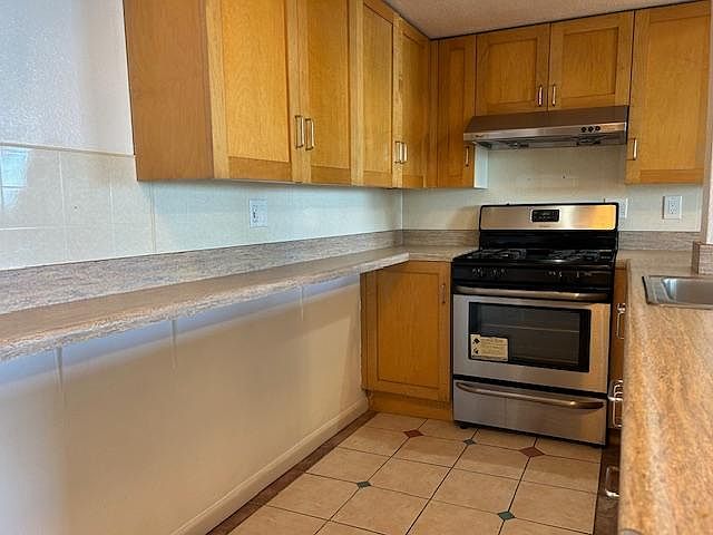 1st image of 187 Oakridge Dr