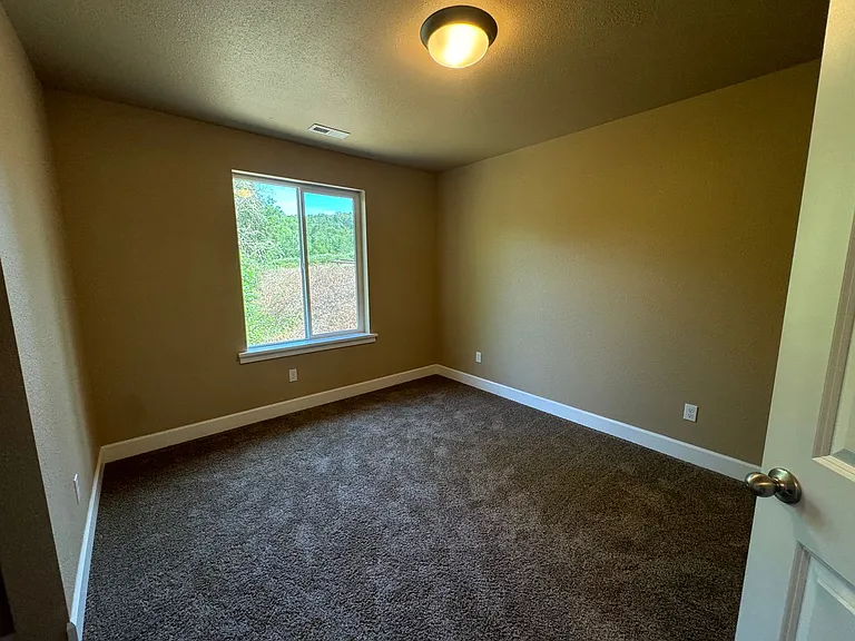 1690 NE Alameda Ave — Photo 6