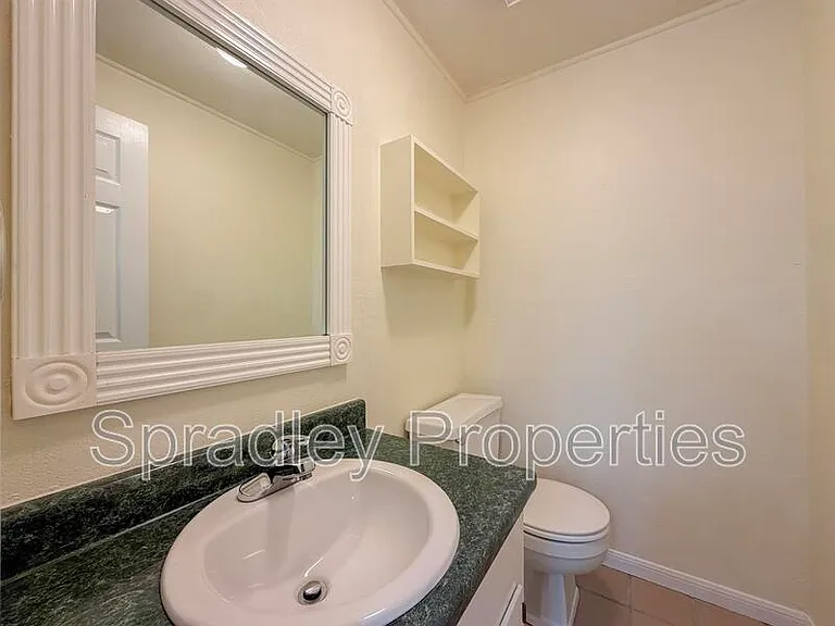 1027 N Wall St — Photo 5
